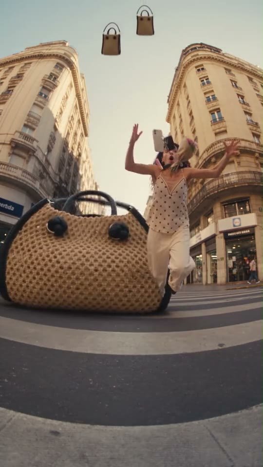 Video creativo para Koxis: la cartera gigante